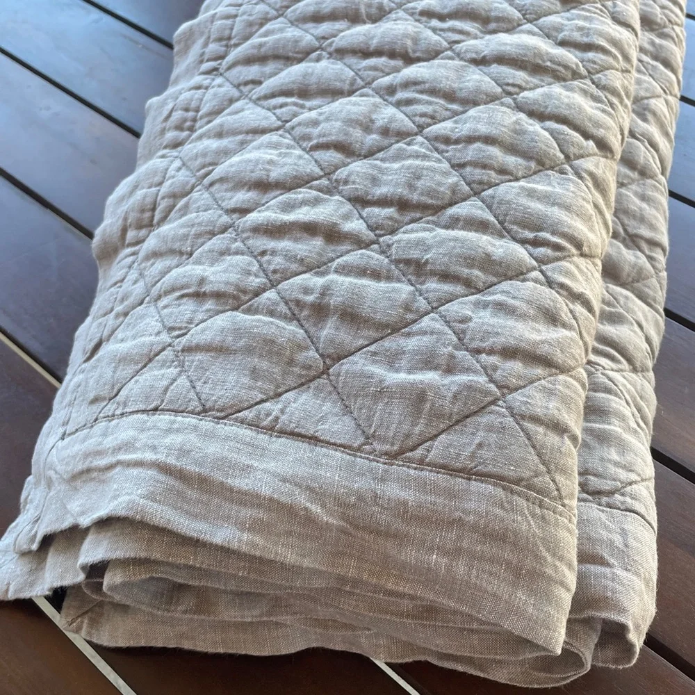 2x Pottery Barn Belgian flax linen diamond quilted king covers set of 2 gray